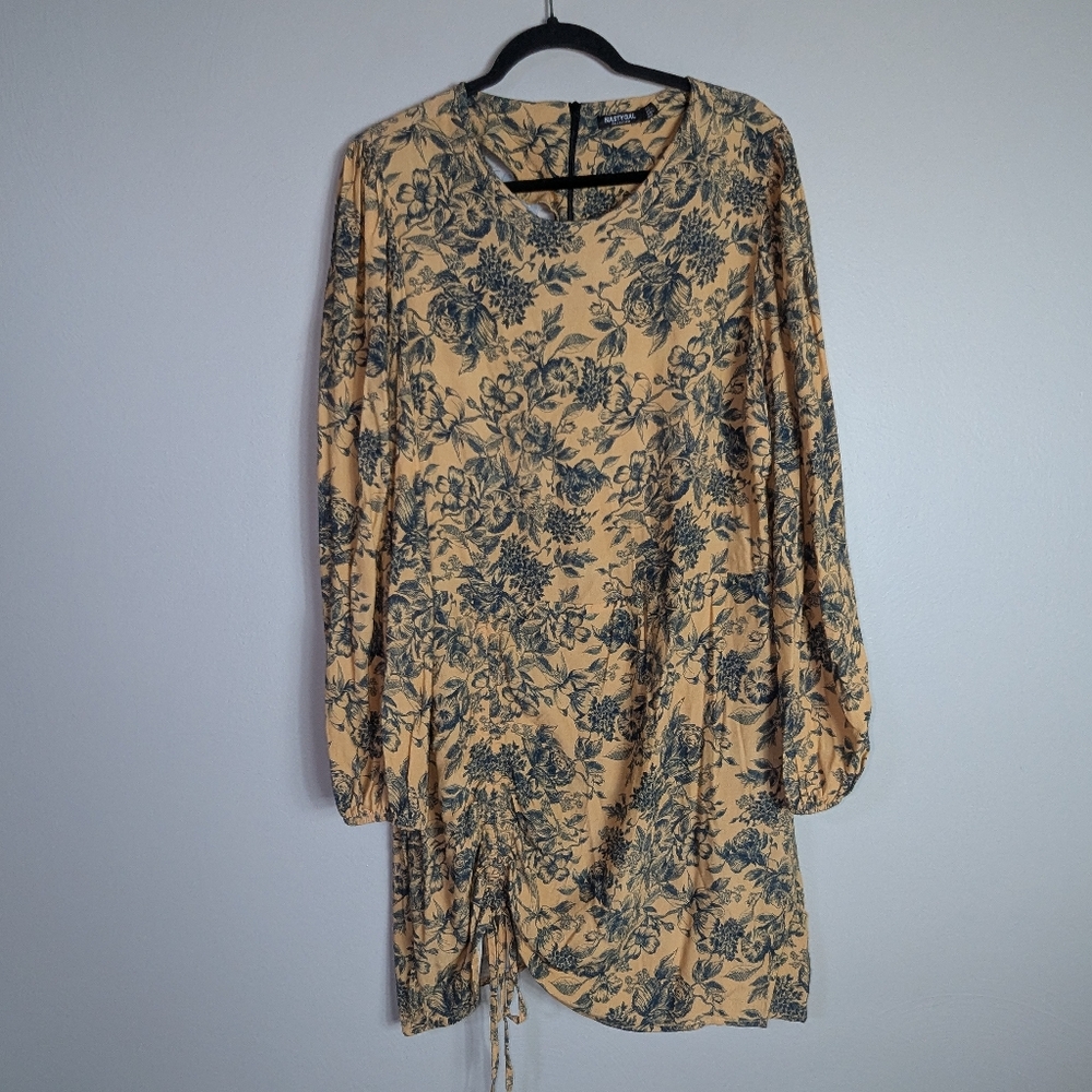 12 Nasty Gal Victorian Wallpaper Style Ruched Mini Dress